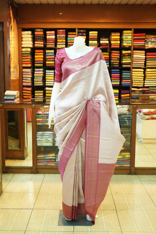 Hook UP Saree