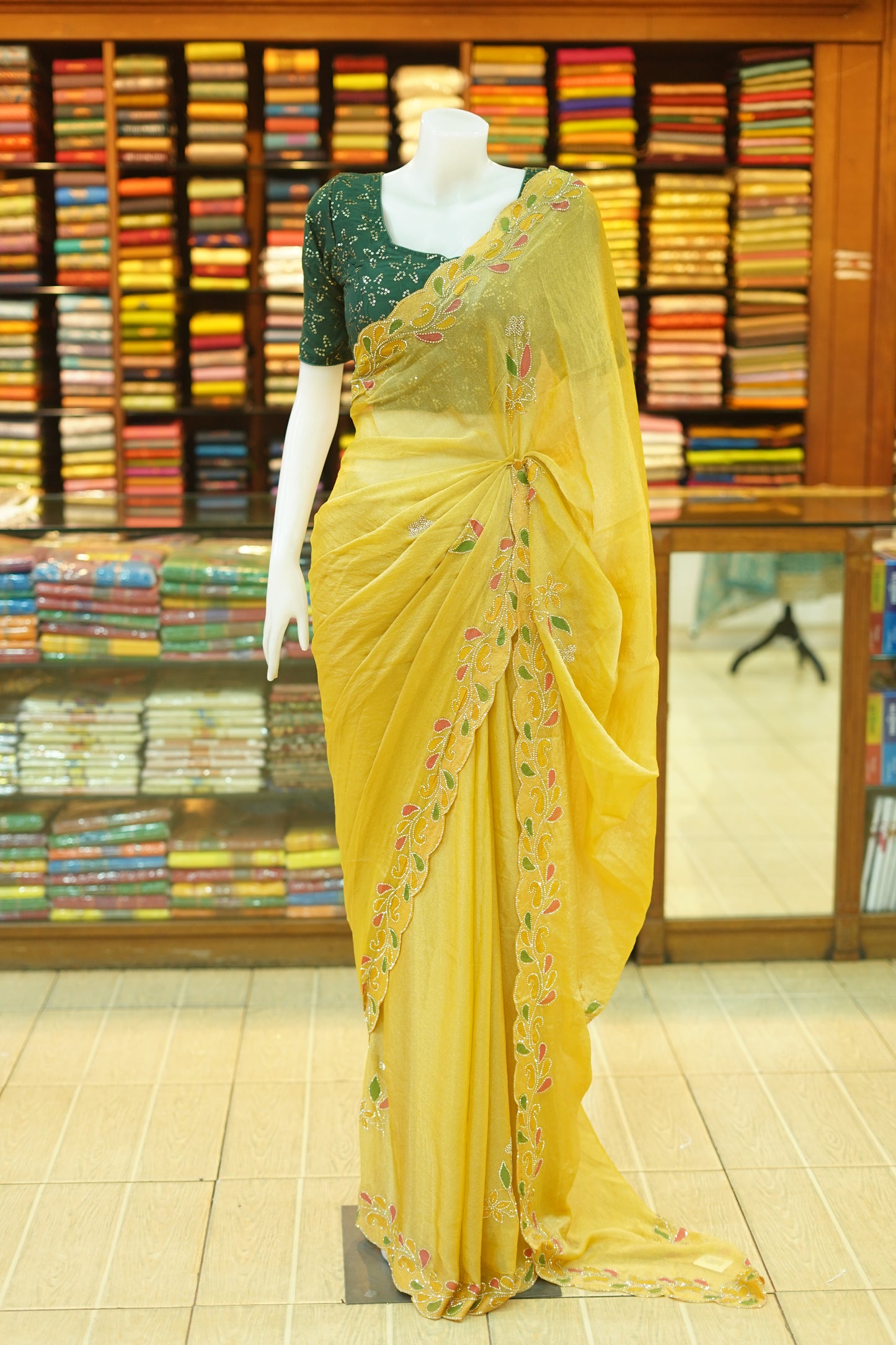SAREE